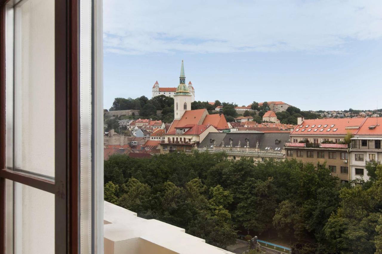 Radisson Blu Carlton Hotel, Hotel Pressburg